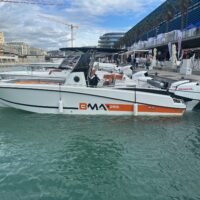 BMA X266 vue latérale profil tribord au ponton
