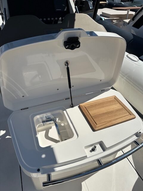 BWA GTO 308, console avec table et rangements