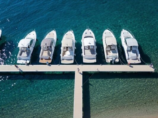 quel bateau a moteur 8 10 metres acheter en 2026 comparatif des modeles les plus decotes