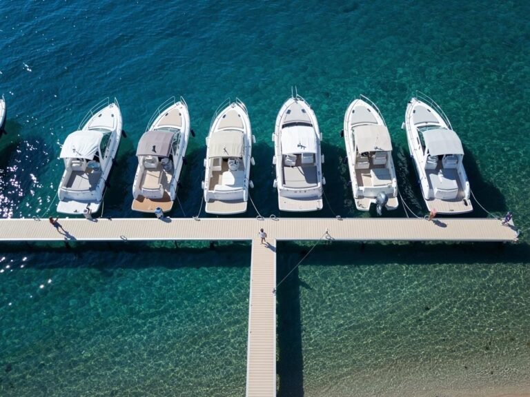 quel bateau a moteur 8 10 metres acheter en 2026 comparatif des modeles les plus decotes