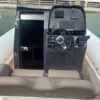 BWA GTO 328 console de pilotage écran Raymarine et porte vestiaire ouverte