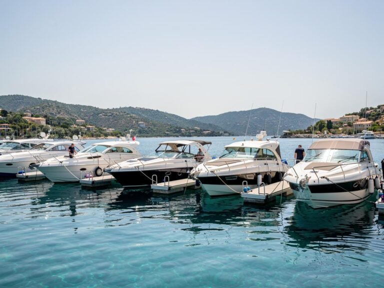 les 5 marques de bateaux a moteur qui tiennent le mieux la cote a la revente en 2026