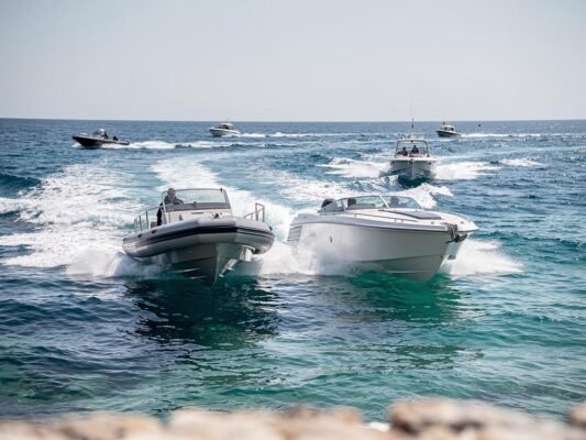 meilleur bateau de 10 metres en 2026 comparatif complet coques rigides et semi rigides