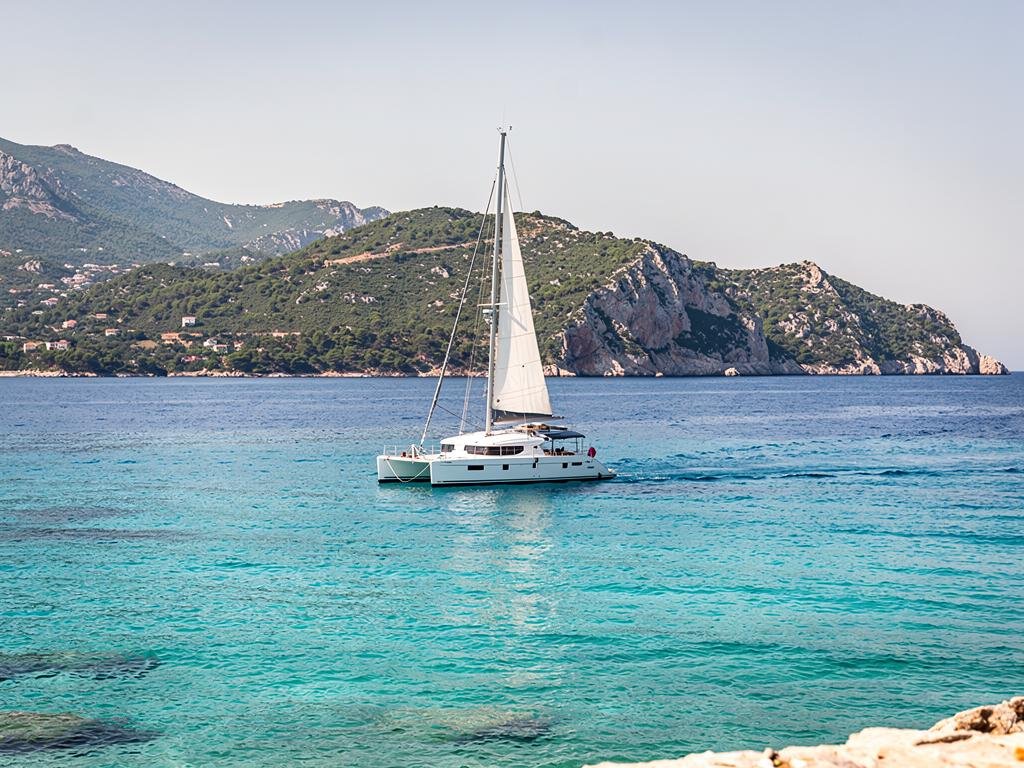 sunrise catamaran excursion privatisee en catamaran sur la cote dazur