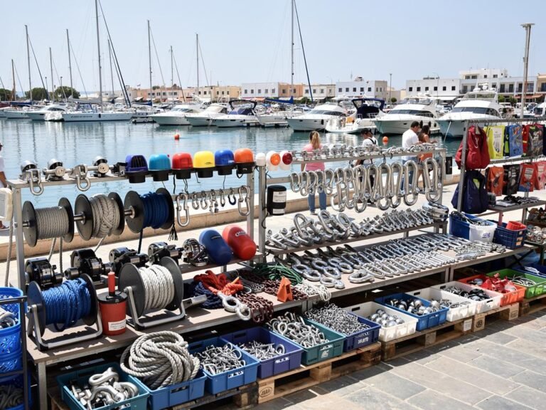 accastillage et equipements bateau 7 astuces pour acheter moins cher en 2026