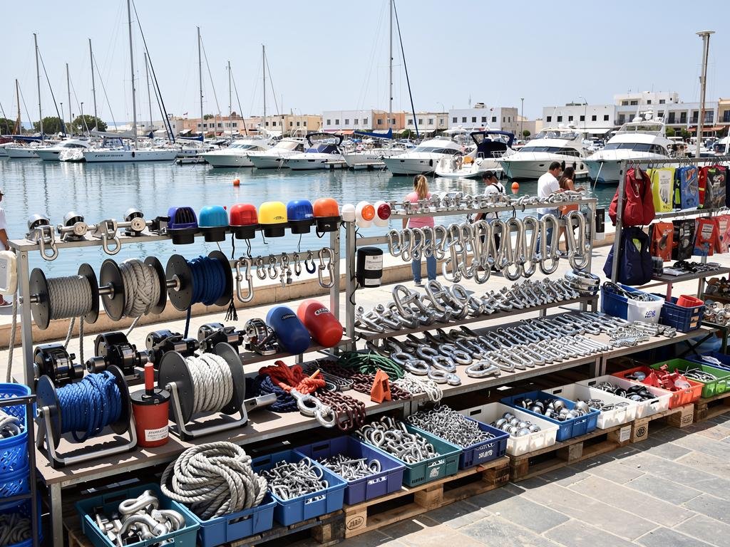 accastillage et equipements bateau 7 astuces pour acheter moins cher en 2026