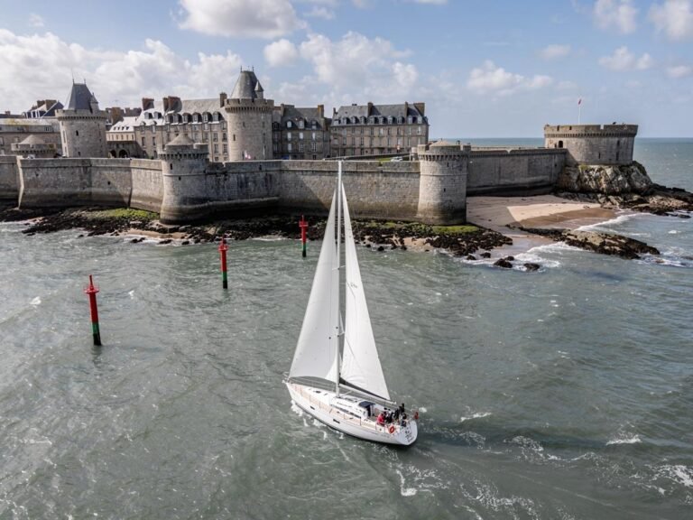 escale a saint malo 2026 guide de la cite corsaire et ses ports