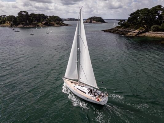 mettre son bateau en gestion locative en bretagne sud marees saisonnalite et revenus en 2026