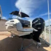 Parker 850 Voyager vue 3/4 avant au coucher de soleil en navigation — day cruiser premium 8.90m