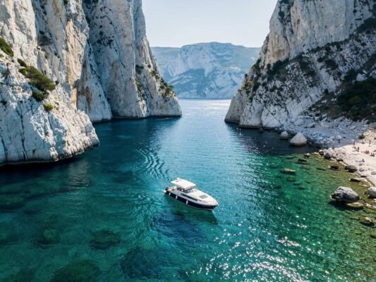 pique niquer en bateau dans le sud de la france en 2026 calanques hyeres camargue