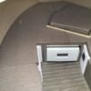 Ranieri NEXT 220 SH cabine intérieure avec tiroir frigo Dometic et meuble en chêne