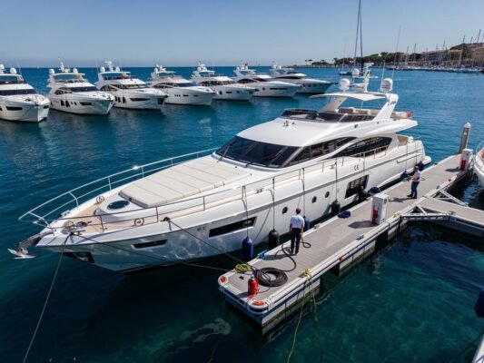 reserver un bateau dexposition avant le cannes yachting festival 2026 remises jusqua 25