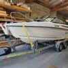 Sting 610 DC vue d'ensemble latérale tribord sur remorque — day cruiser polonais 6.10m