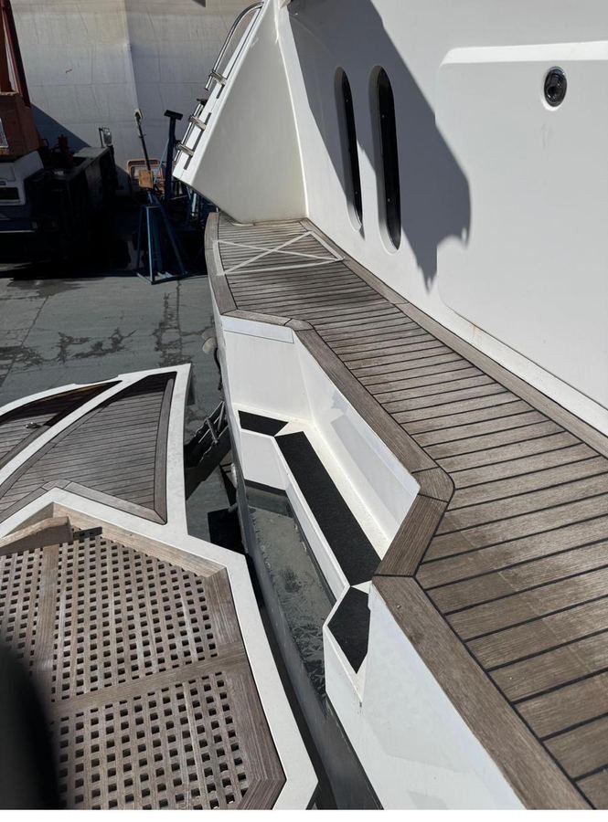 Pearl 55/60 passavant et pont en teck
