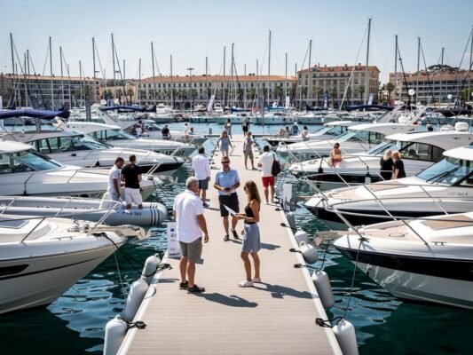 acheter un bateau sur un salon nautique avantages reels et pieges a eviter