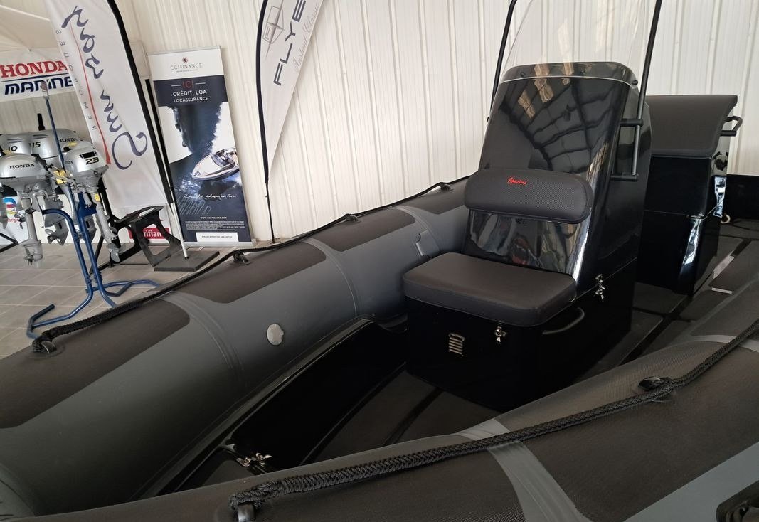 Adventure Vesta 585 Fisher console haute et siège bolster SLS4 Adventure Vesta 585 Fisher console haute et siège bolster SLS4