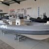 BWA Sport 22 GT semi-rigide, profil avec flotteurs Hypalon gris et console centrale