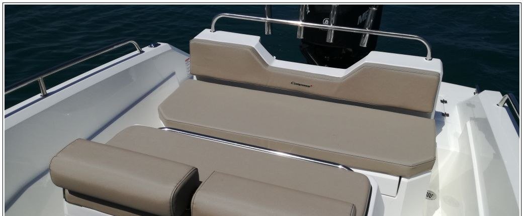 Compass 190 CC banquette arrière et sièges de cockpit