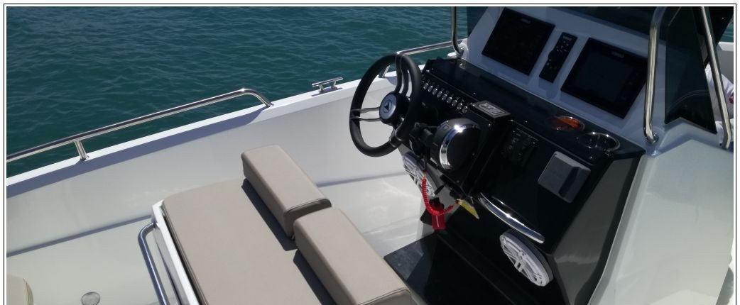 Compass 190 CC console de pilotage et direction hydraulique