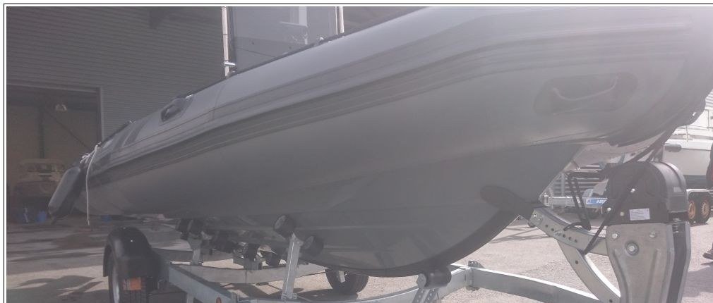 Tarpon AD 55 carène en V profond vue de dessous — œuvres vives