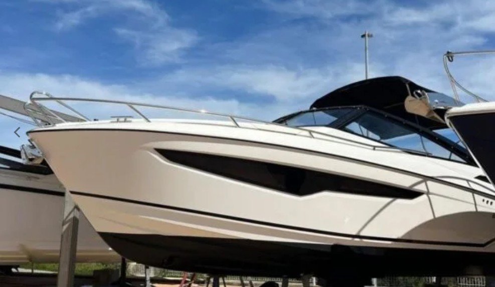 Parker 850 Voyager - bateau à moteur
