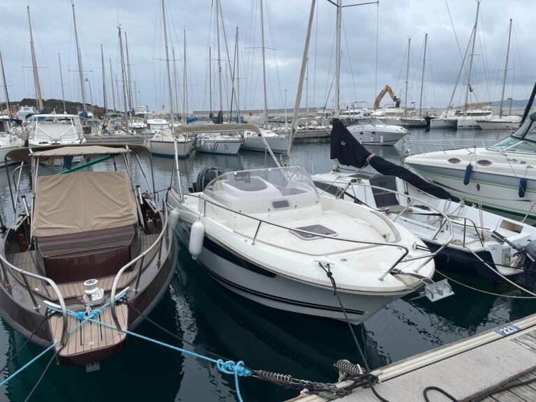 Jeanneau Cap Camarat 7.5 WA 2010 bateau occasion
