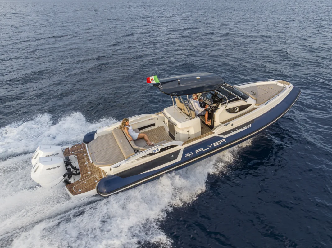 Flyer F36 : pourquoi ce maxi-RIB habitable est l&rsquo;une des unités les plus désirables du segment