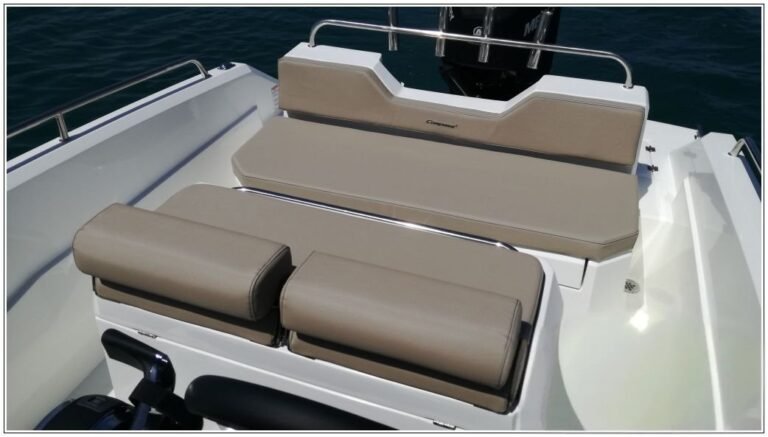 Compass 190, banquette arriere et cockpit