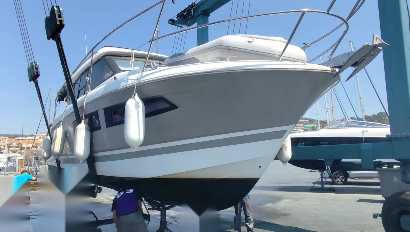 Jeanneau NC 9 - bateau à moteur
