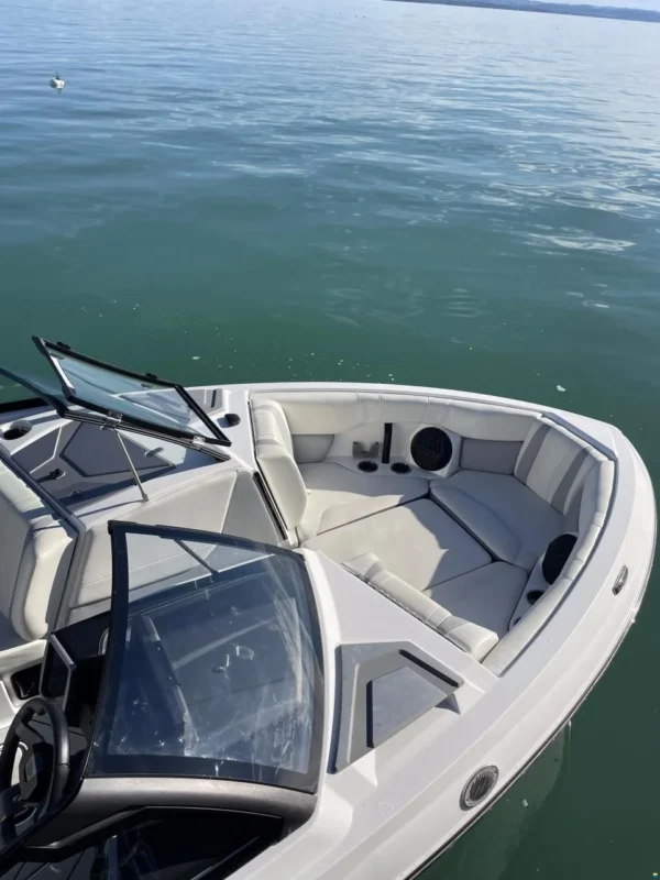 Malibu Wakesetter 22 LSV 2024 siège pilote