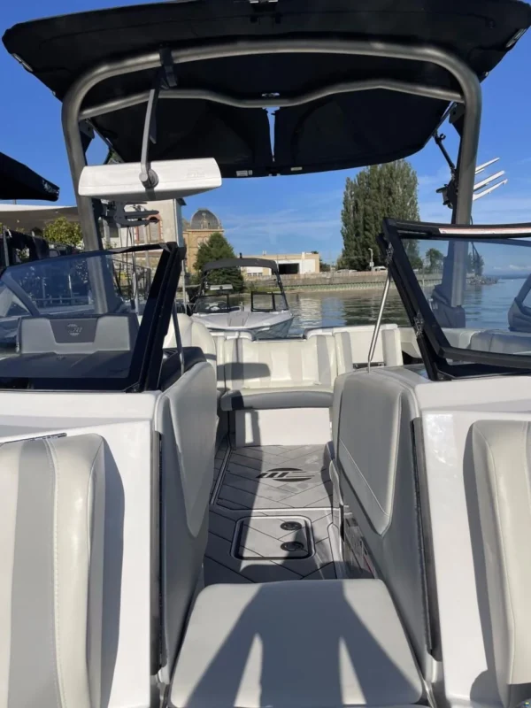 Malibu Wakesetter 22 LSV 2024 taquets et pare-battages