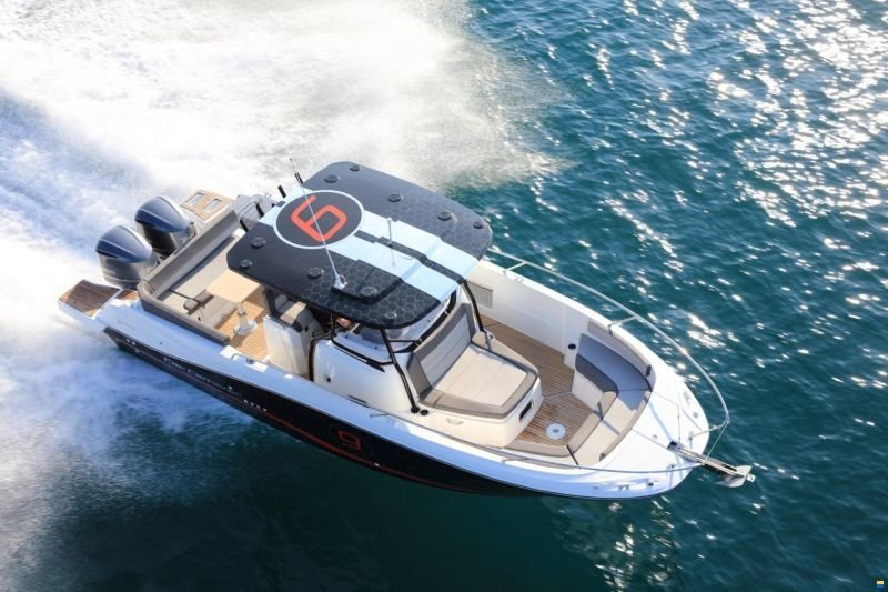 Jeanneau Cap Camarat 9.0 CC - bateau à moteur