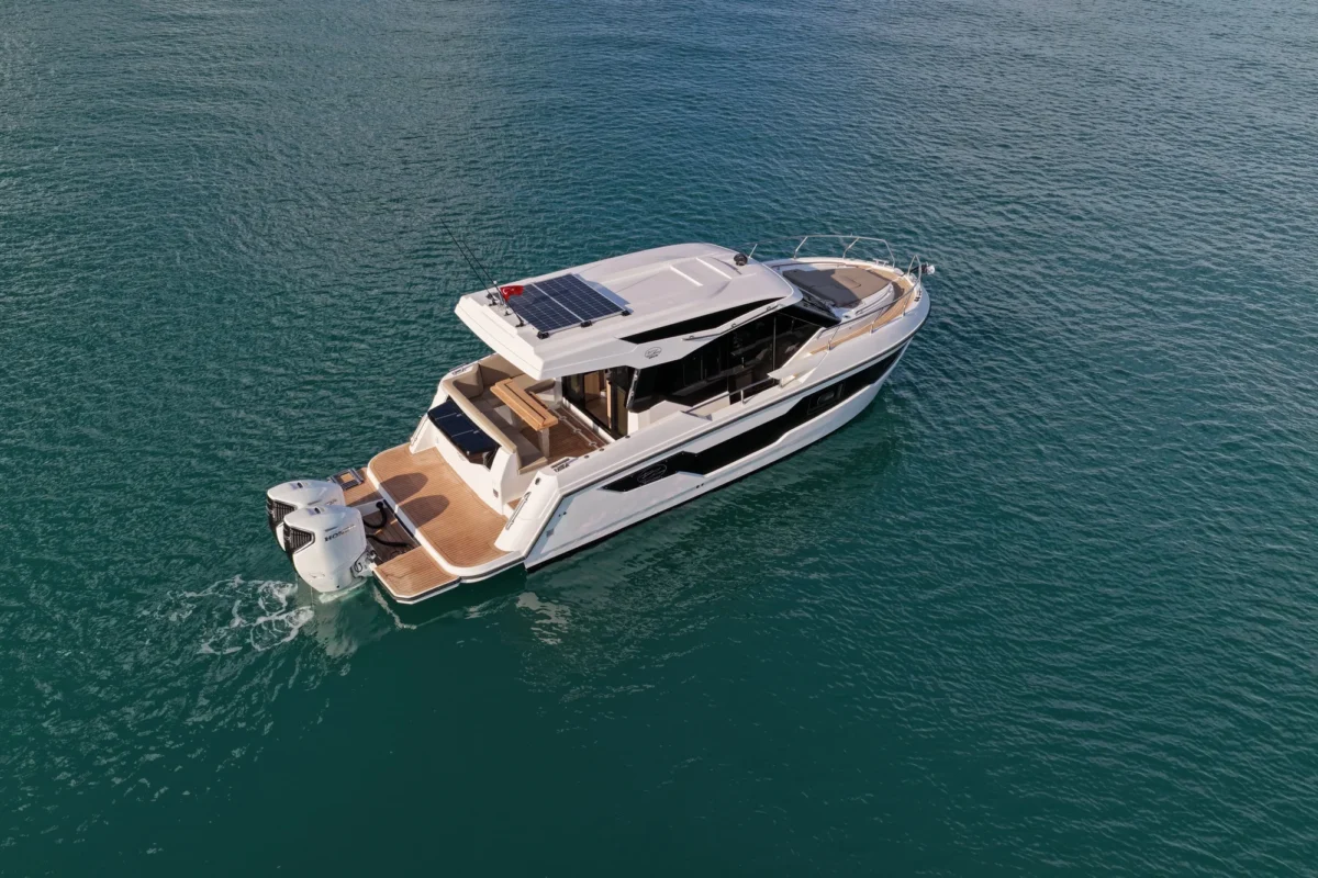 Sancak Yat SVT-10.50 Solara-35 vue extérieure