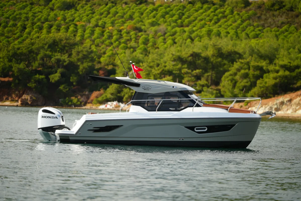Sancak Yat SVT-6.50 - bateau à moteur