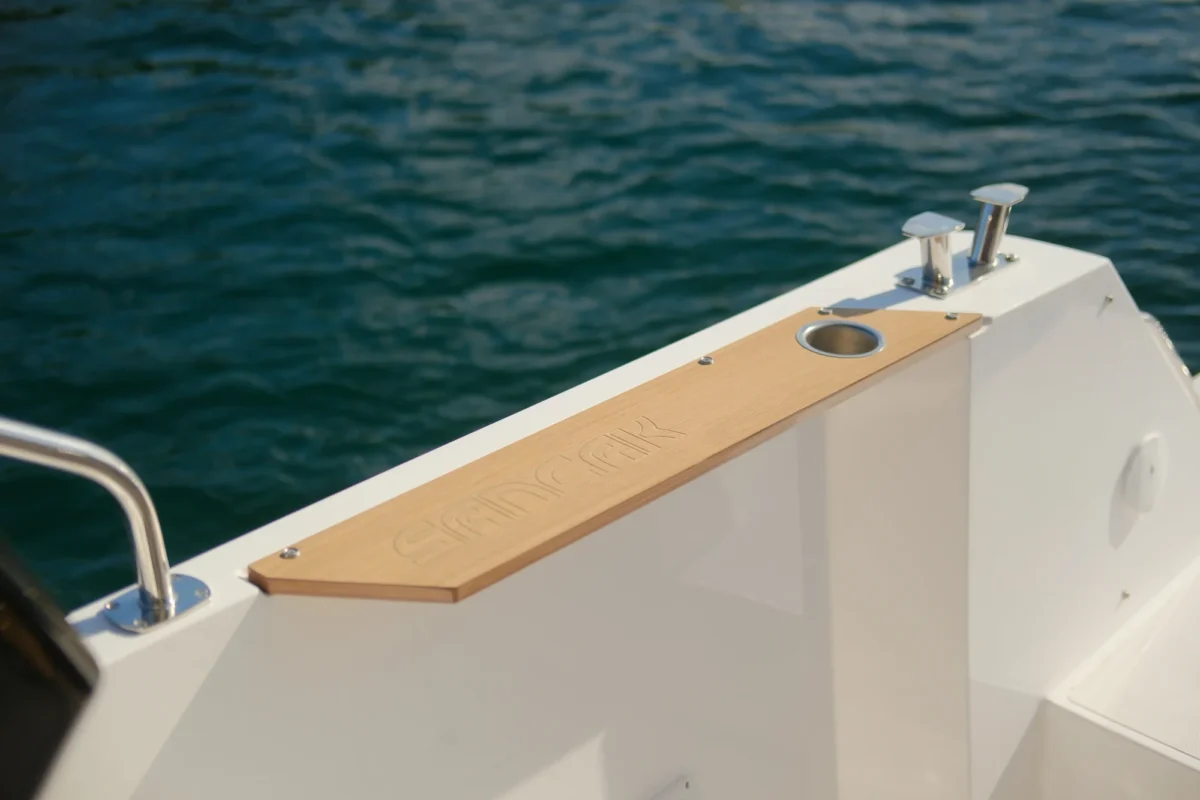 Sancak Yat SVT-6.50 détail, finitions et accastillage inox
