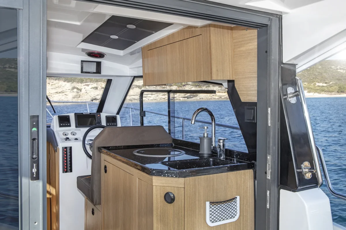 Sancak Yat SVT-8.20 Ayda cabine avant avec couchage double
