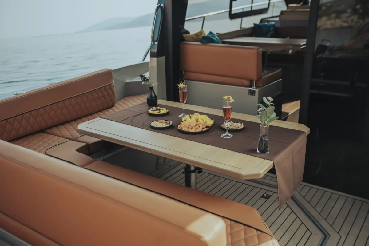 Sancak Yat SVT-9.20 Milda cabine avant avec couchage double