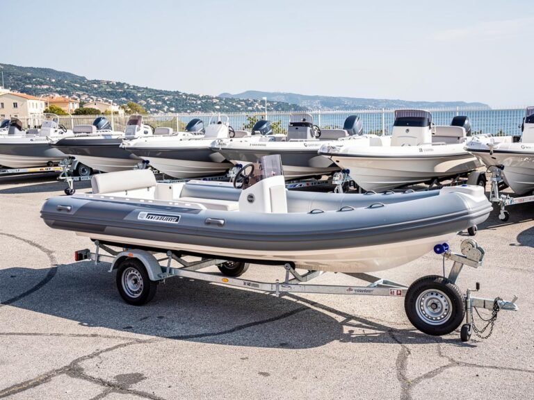 stock dormant pourquoi des bateaux neufs se vendent a prix destockage
