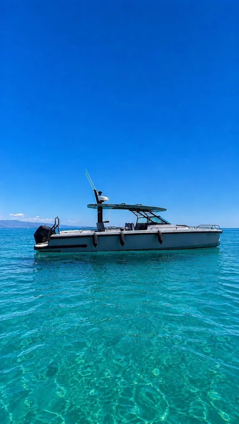 Axopar 37 Sun-Top 2021 : que vaut ce day-boat finlandais à 249 000 € TTC ?