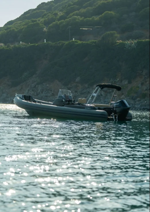 Fanale Marine Altagna 800 profil en navigation côtière