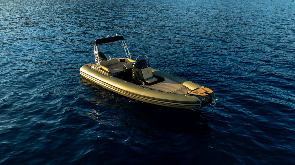 Fanale Marine Falchettu 700 vue trois quarts avant