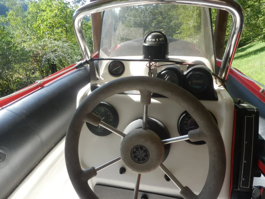 Bombard Explorer DB 550 2001