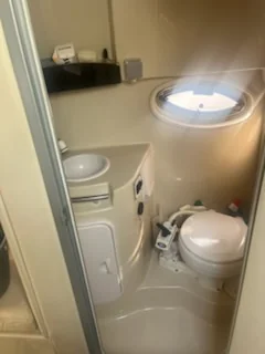 Four Winns Vista 258 2006 cabinet de toilette WC