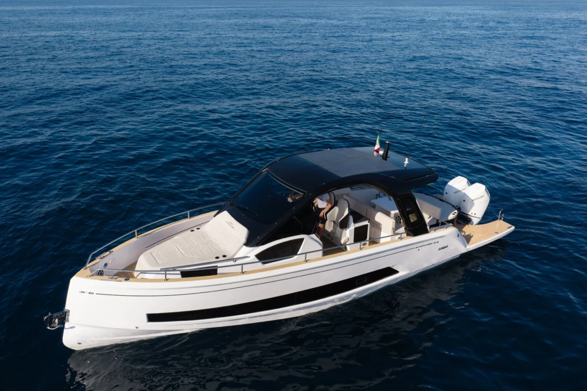 Salpa Avantgarde 40 - bateau à moteur
