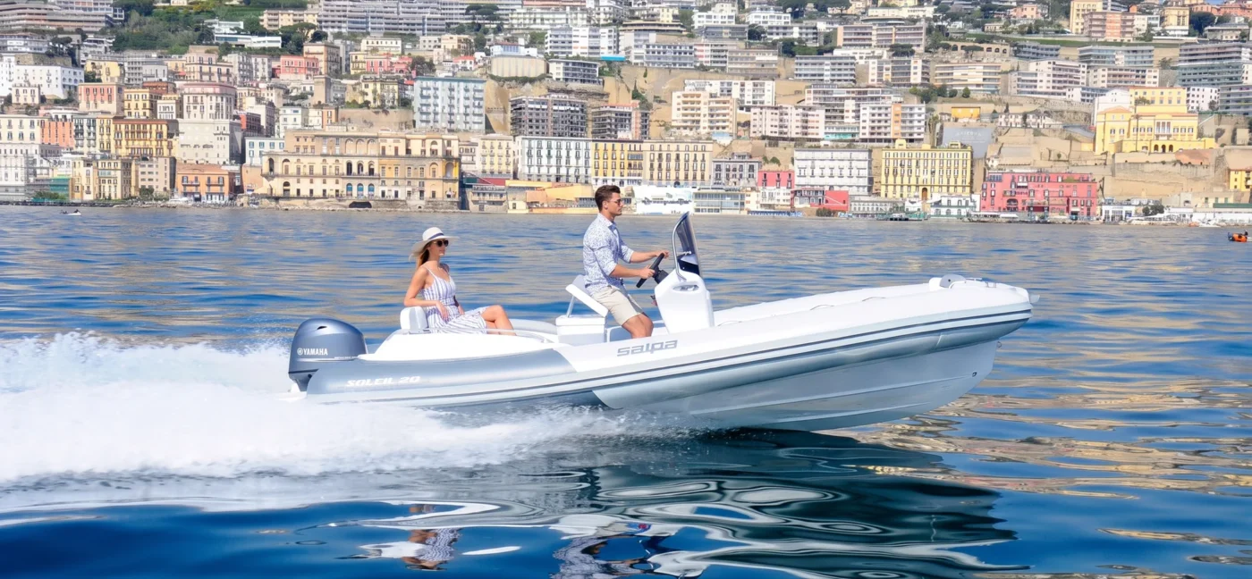 Salpa Soleil 20 - bateau à moteur