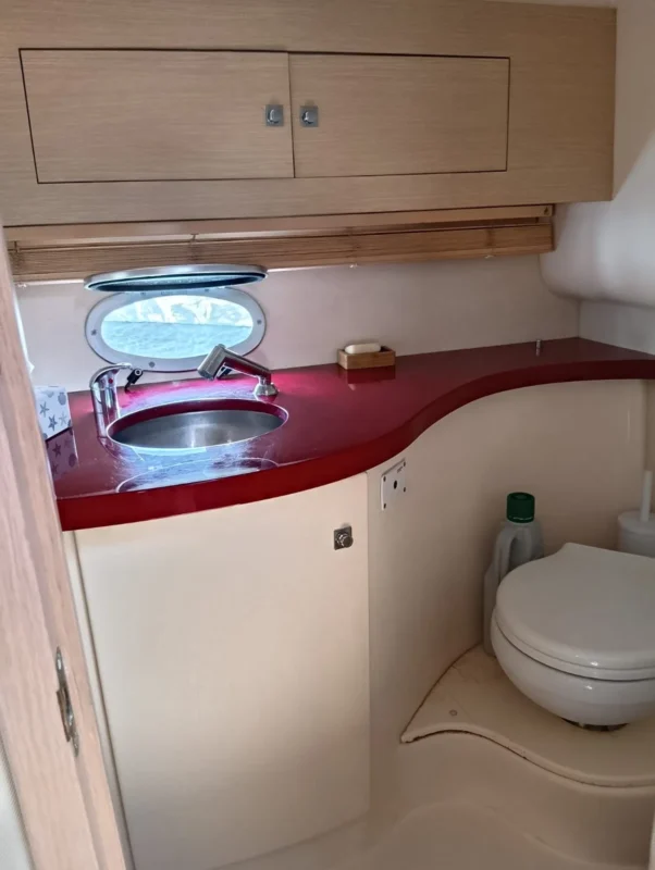 Sessa C30 2007 cabinet de toilette avec WC marin