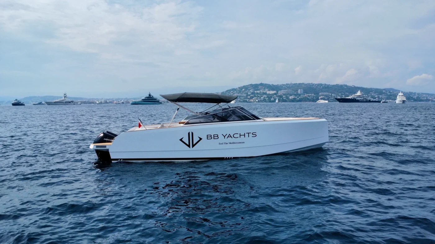 BB Yachts BB35 Elba Outboard - bateau à moteur