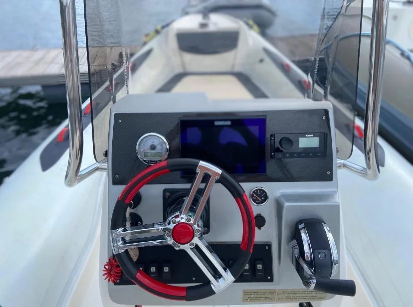 BSC 70 Sport 2016 aménagements