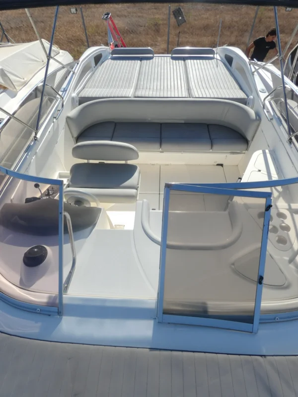 Fiart Mare 27 Sport 2001 poste de pilotage