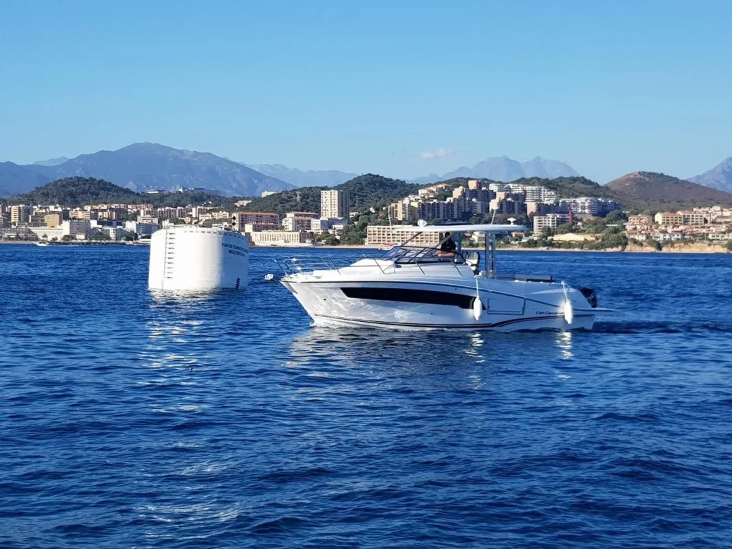 Jeanneau Cap Camarat 10.5 WA 2021 poste de pilotage